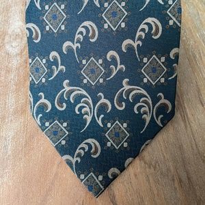 Giorgio Armani like new green and beige silk tie